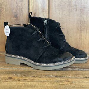 Comfortiva Align Chukkas Size 6